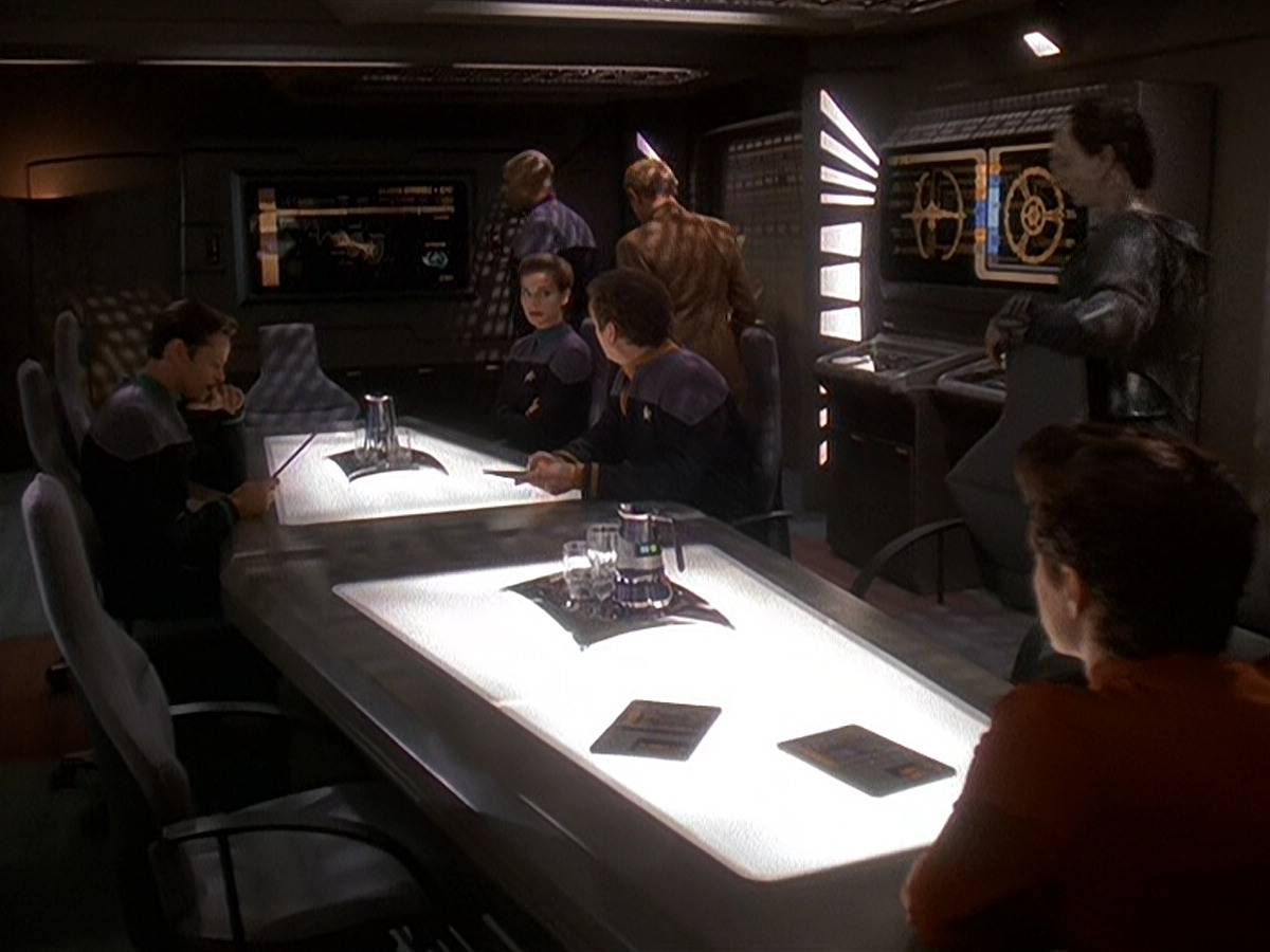 extant_StarTrek_DS9_5x14-InPurgatorysShadow_02617.jpg
