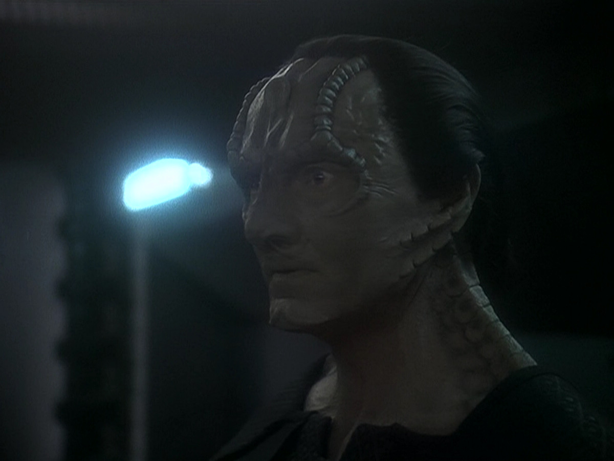 extant_StarTrek_DS9_5x14-InPurgatorysShadow_02804.jpg