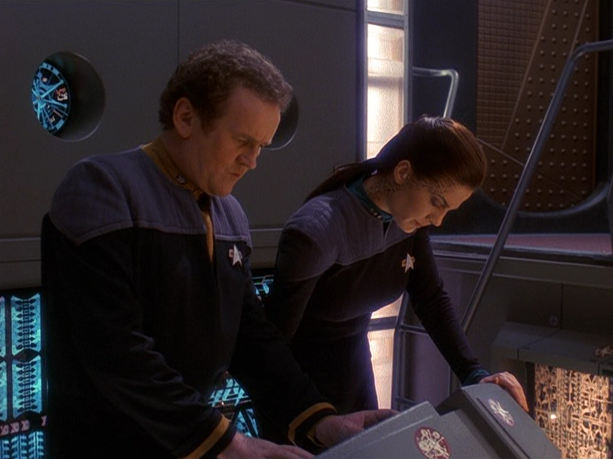 extant_StarTrek_DS9_5x14-InPurgatorysShadow_02963.jpg