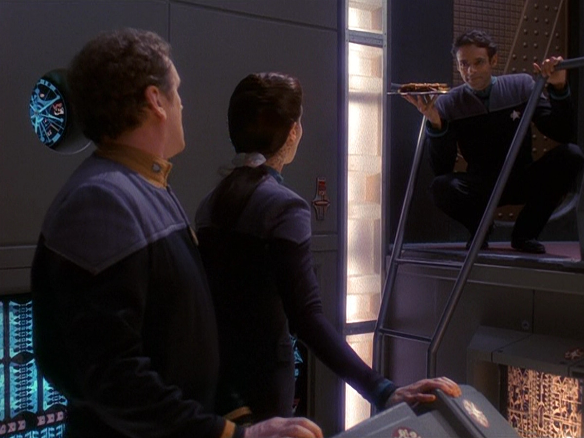 extant_StarTrek_DS9_5x14-InPurgatorysShadow_02980.jpg