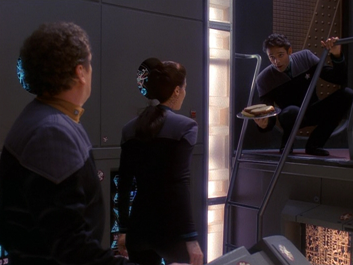 extant_StarTrek_DS9_5x14-InPurgatorysShadow_02982.jpg