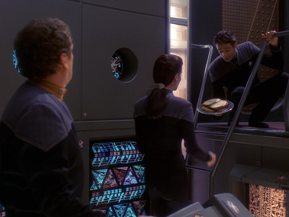 extant_StarTrek_DS9_5x14-InPurgatorysShadow_02983.jpg