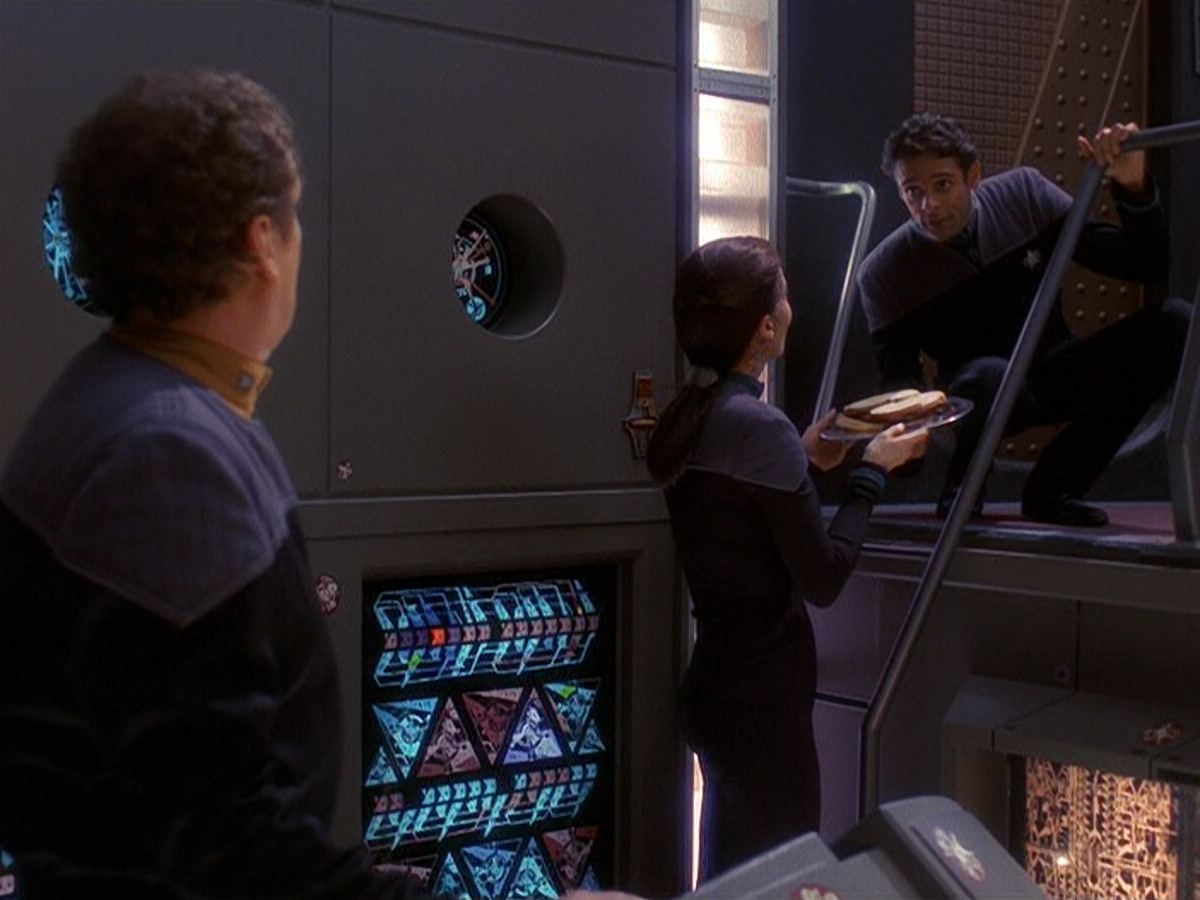 extant_StarTrek_DS9_5x14-InPurgatorysShadow_02985.jpg