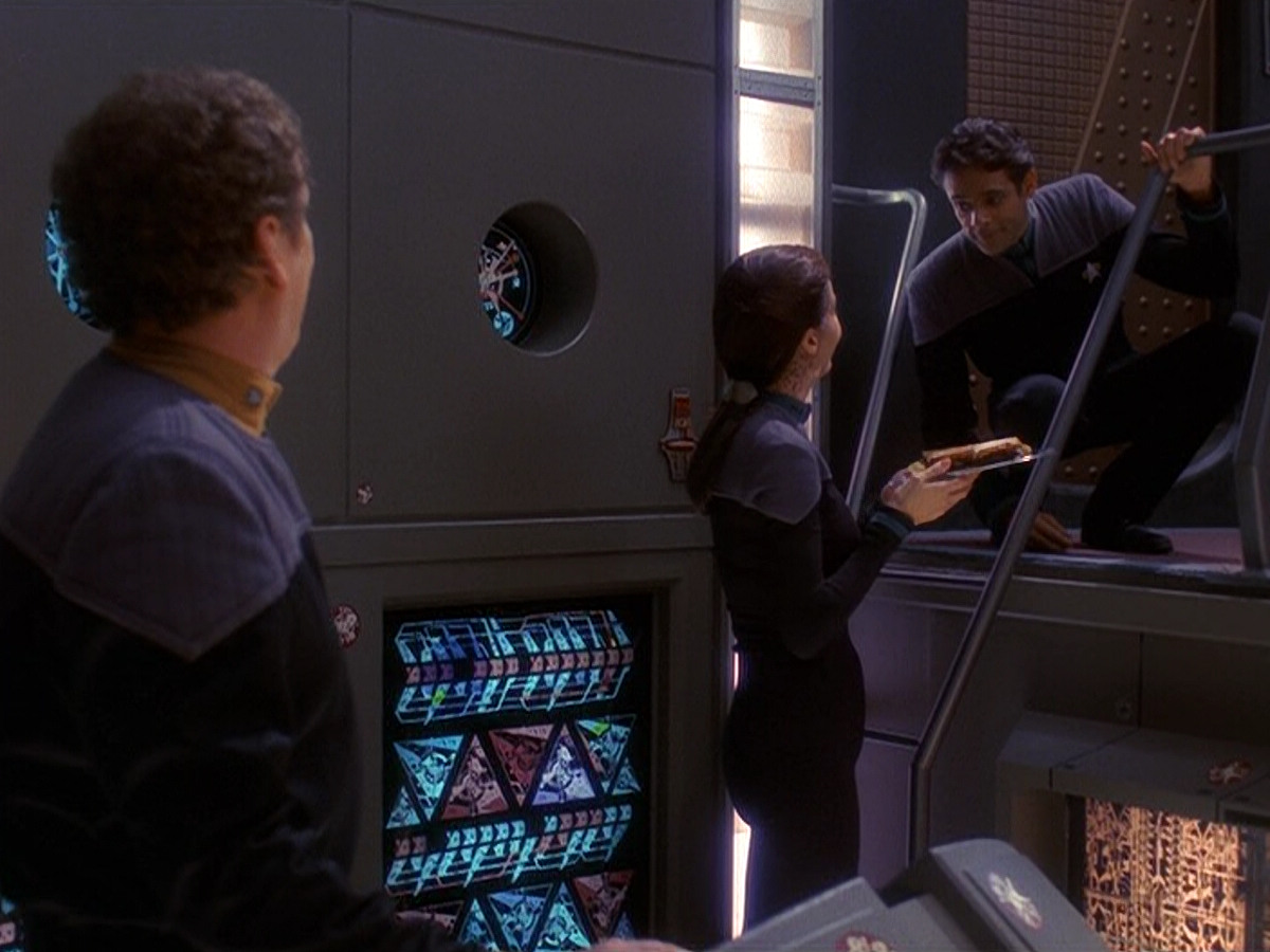 extant_StarTrek_DS9_5x14-InPurgatorysShadow_02986.jpg