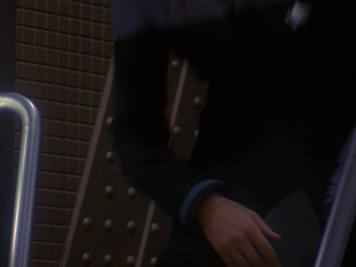 extant_StarTrek_DS9_5x14-InPurgatorysShadow_03000.jpg