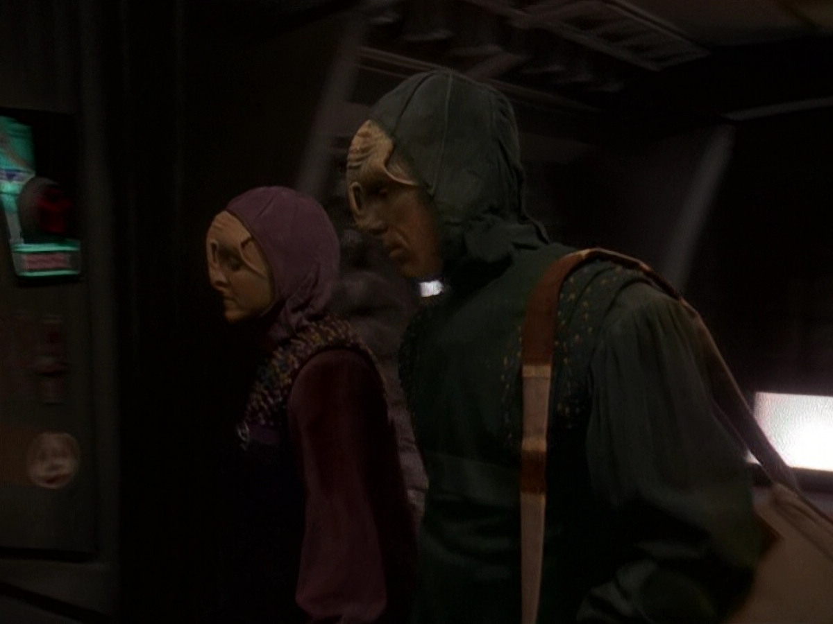extant_StarTrek_DS9_5x14-InPurgatorysShadow_03006.jpg