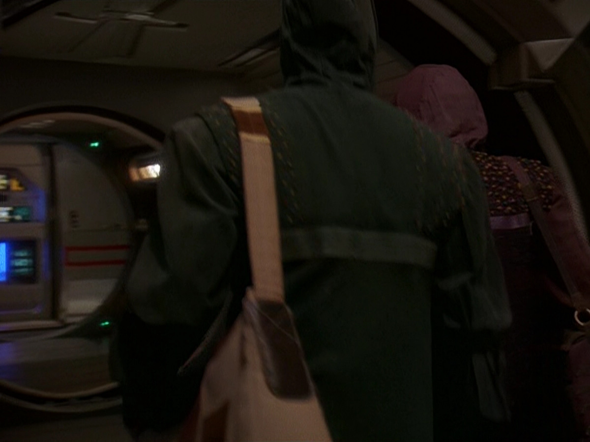extant_StarTrek_DS9_5x14-InPurgatorysShadow_03008.jpg