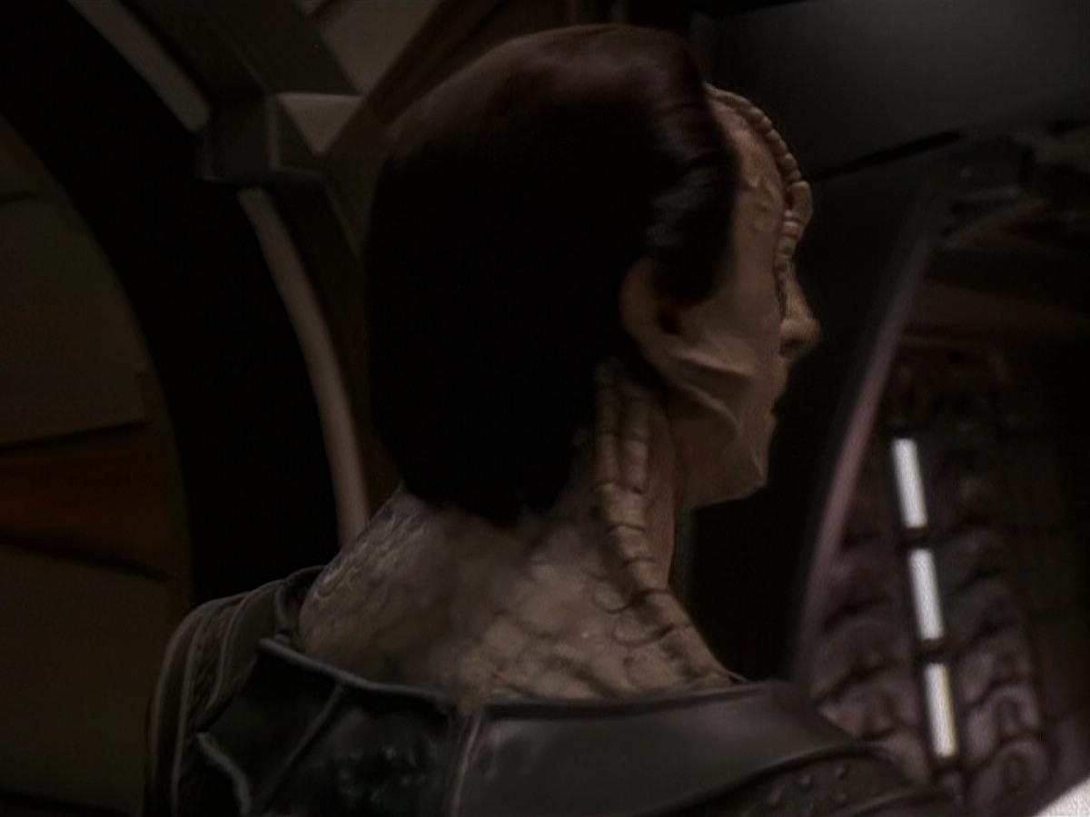 extant_StarTrek_DS9_5x14-InPurgatorysShadow_03013.jpg