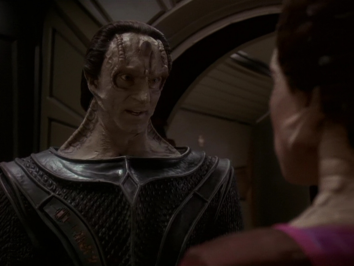 extant_StarTrek_DS9_5x14-InPurgatorysShadow_03025.jpg