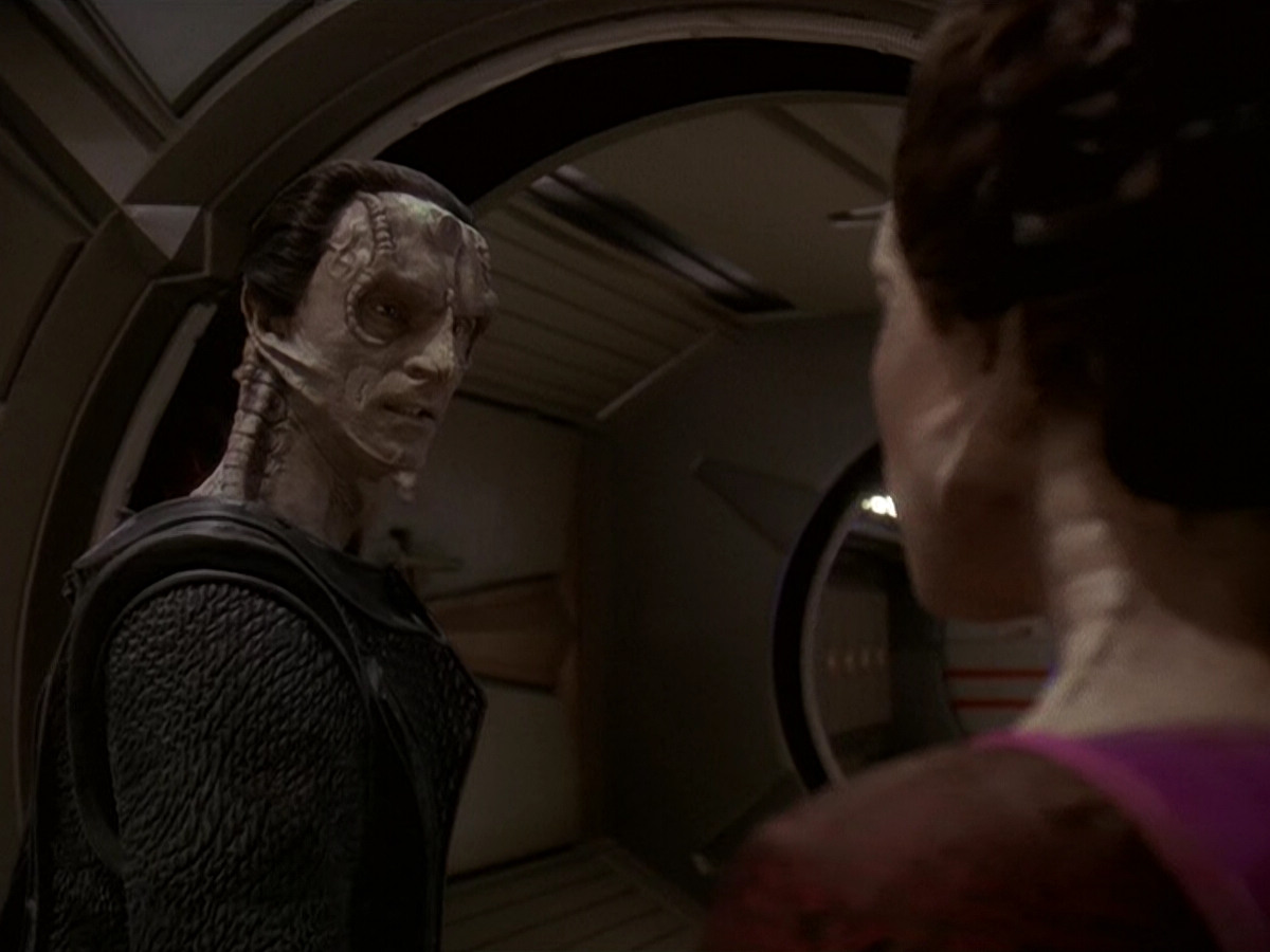 extant_StarTrek_DS9_5x14-InPurgatorysShadow_03033.jpg