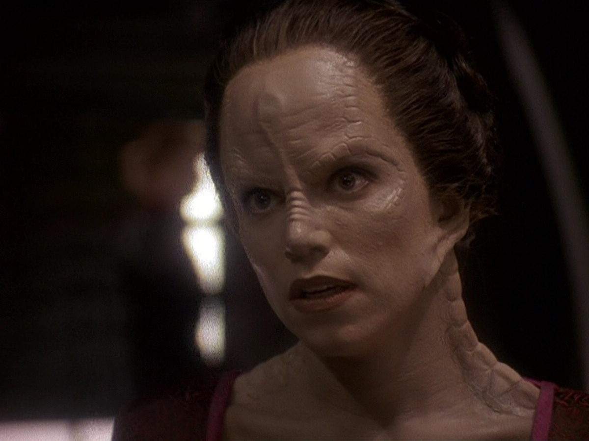 extant_StarTrek_DS9_5x14-InPurgatorysShadow_03034.jpg