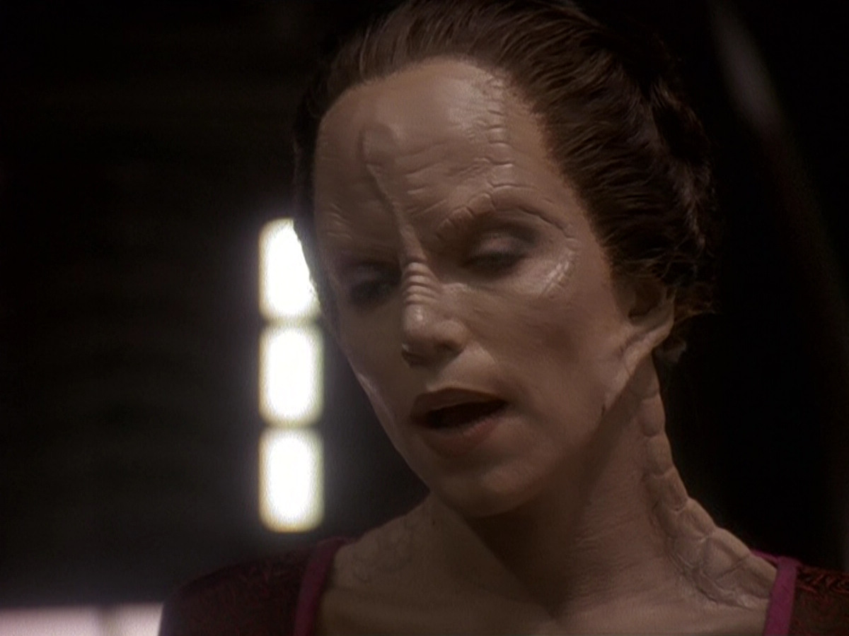 extant_StarTrek_DS9_5x14-InPurgatorysShadow_03035.jpg