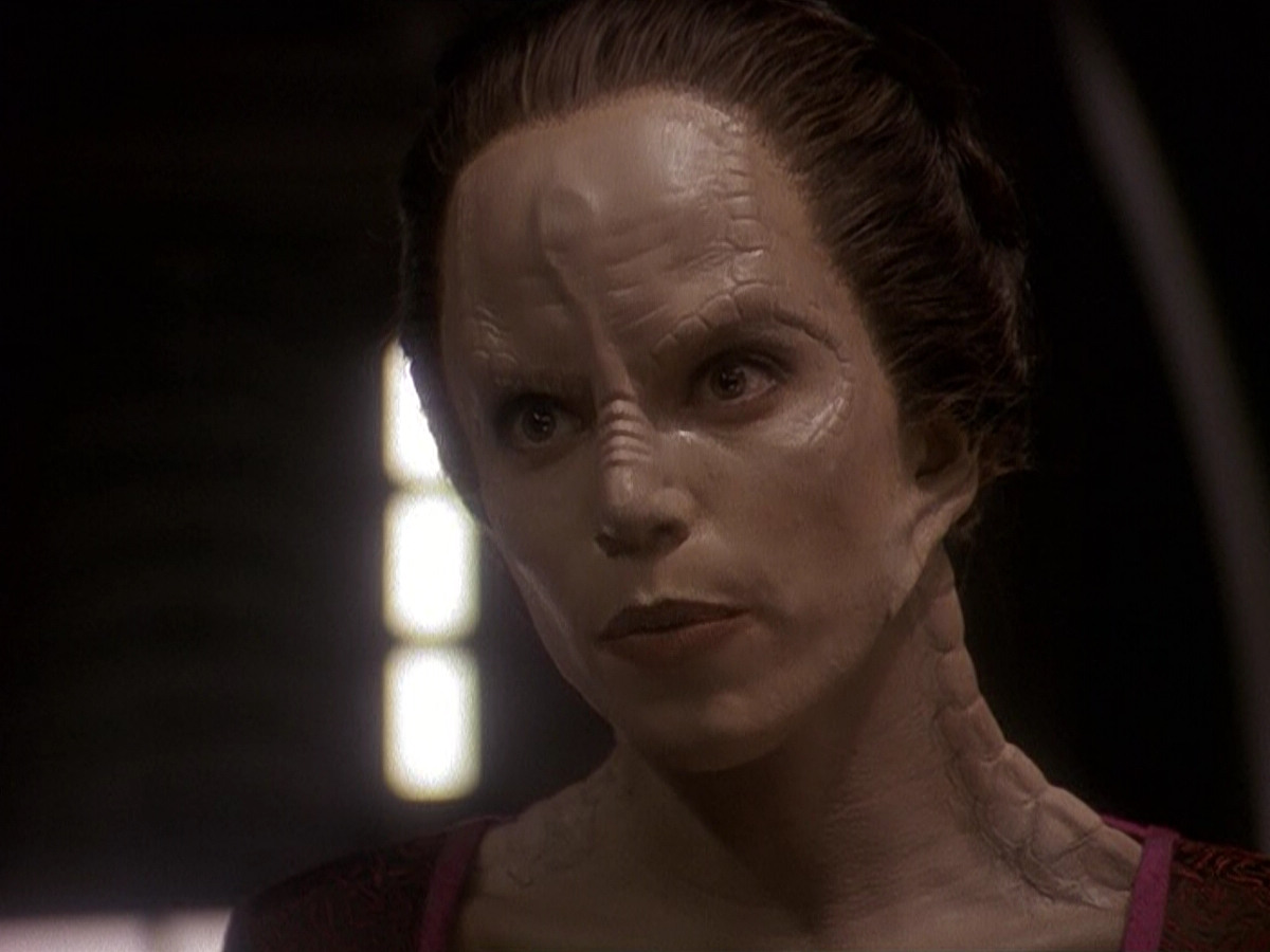 extant_StarTrek_DS9_5x14-InPurgatorysShadow_03063.jpg