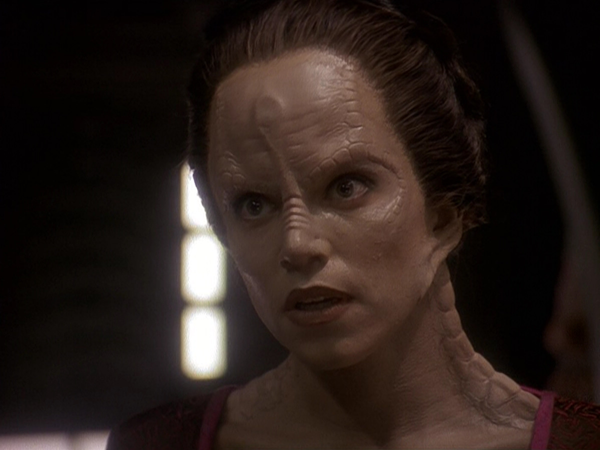 extant_StarTrek_DS9_5x14-InPurgatorysShadow_03065.jpg