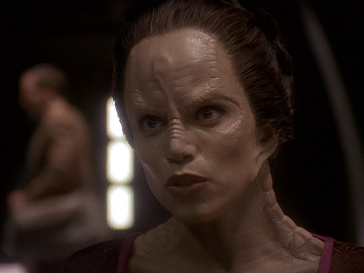 extant_StarTrek_DS9_5x14-InPurgatorysShadow_03071.jpg