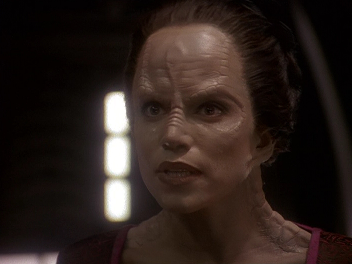 extant_StarTrek_DS9_5x14-InPurgatorysShadow_03072.jpg