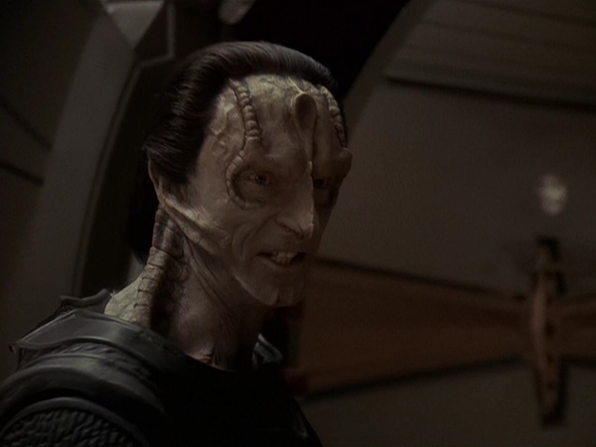 extant_StarTrek_DS9_5x14-InPurgatorysShadow_03089.jpg