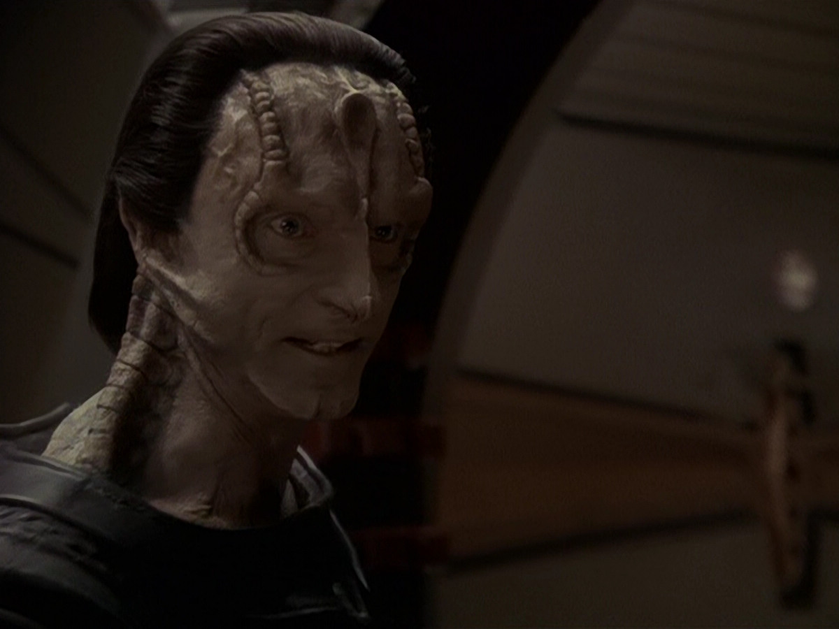extant_StarTrek_DS9_5x14-InPurgatorysShadow_03090.jpg