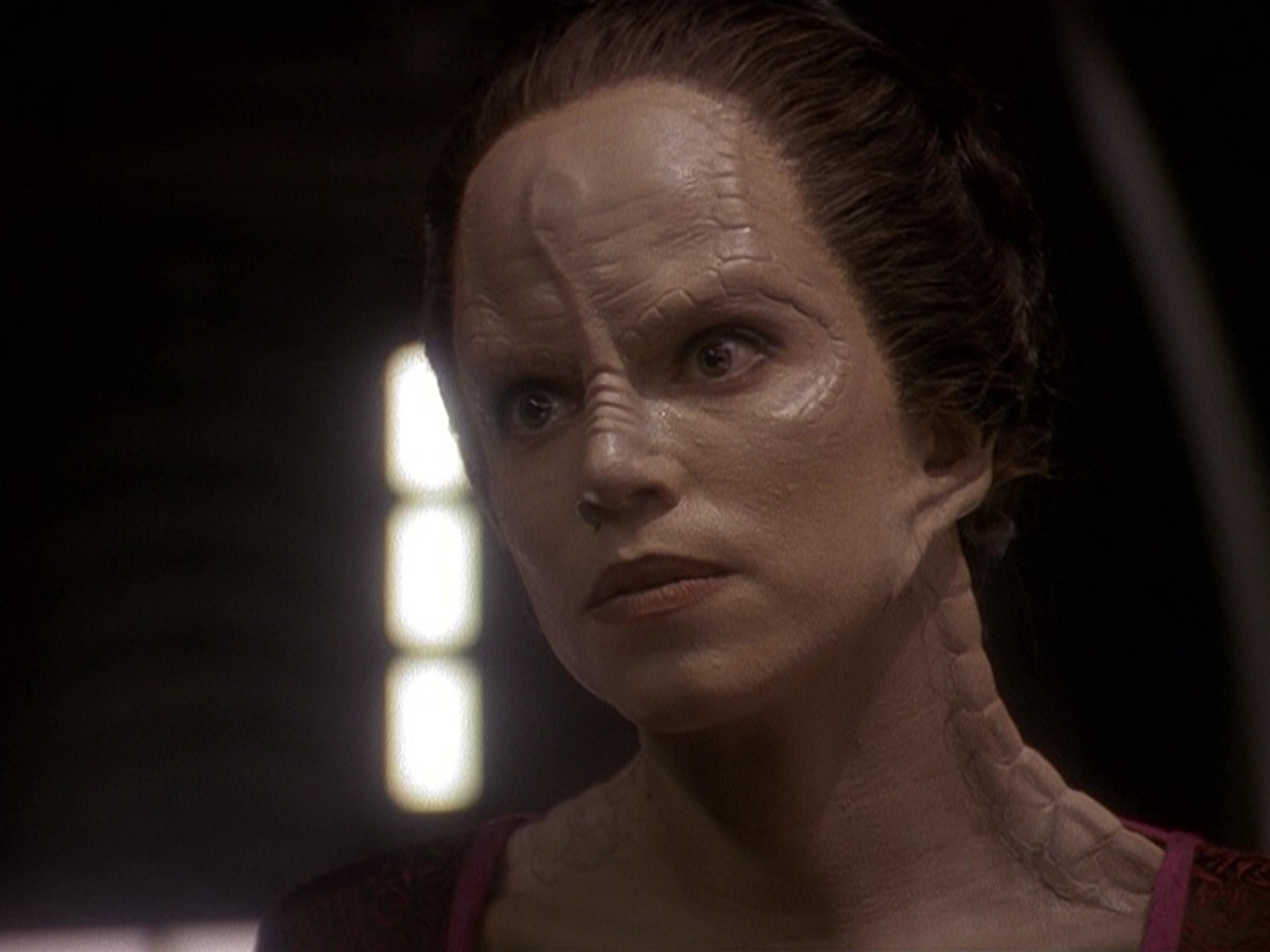 extant_StarTrek_DS9_5x14-InPurgatorysShadow_03091.jpg