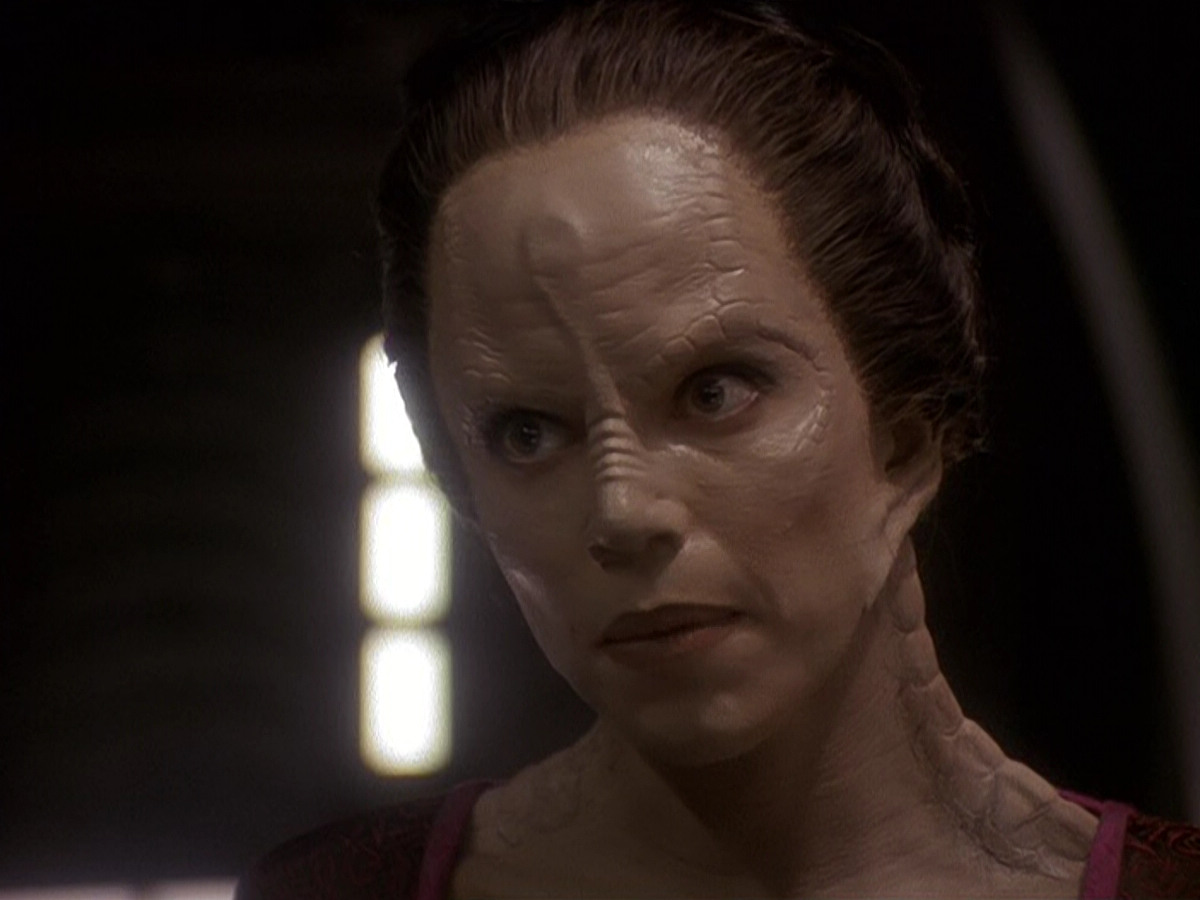 extant_StarTrek_DS9_5x14-InPurgatorysShadow_03101.jpg