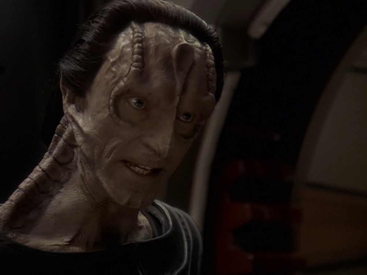 extant_StarTrek_DS9_5x14-InPurgatorysShadow_03104.jpg