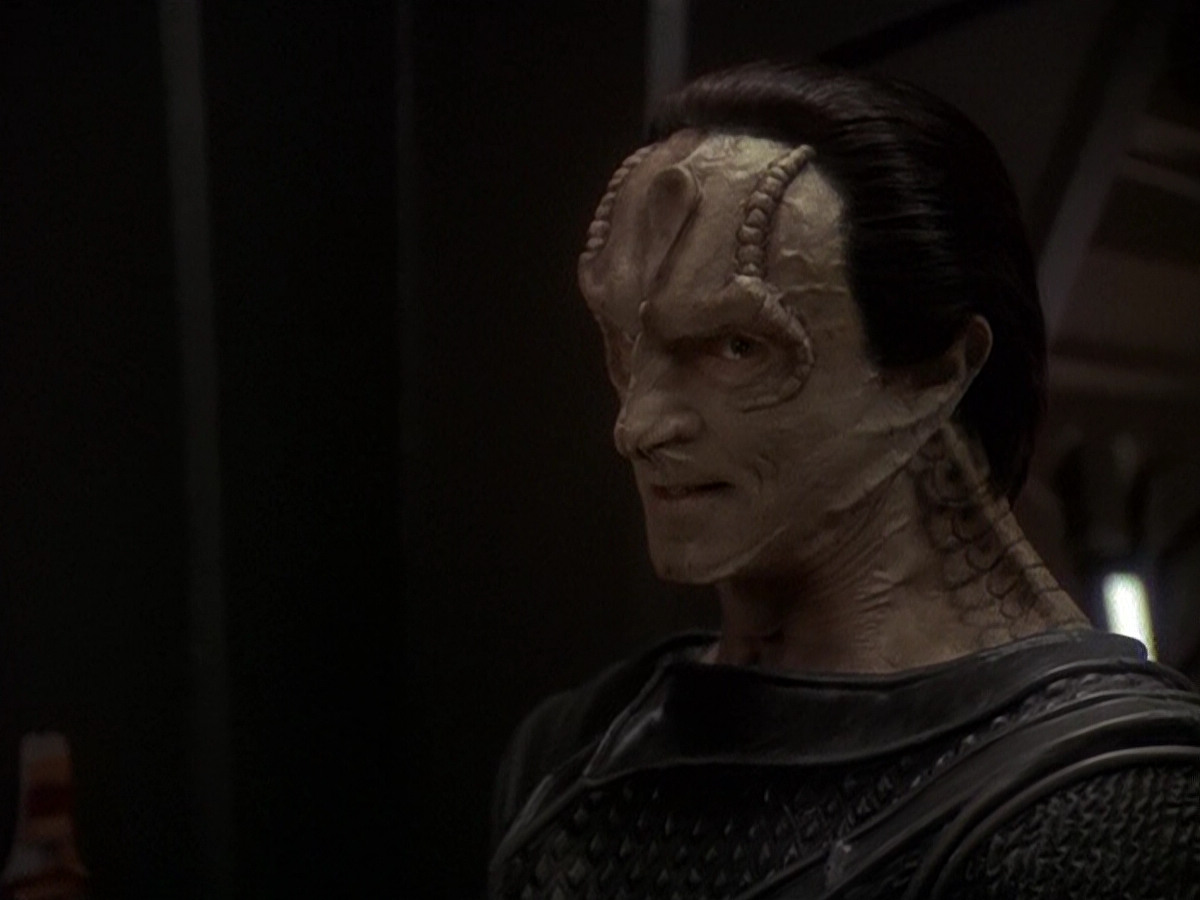 extant_StarTrek_DS9_5x14-InPurgatorysShadow_03110.jpg