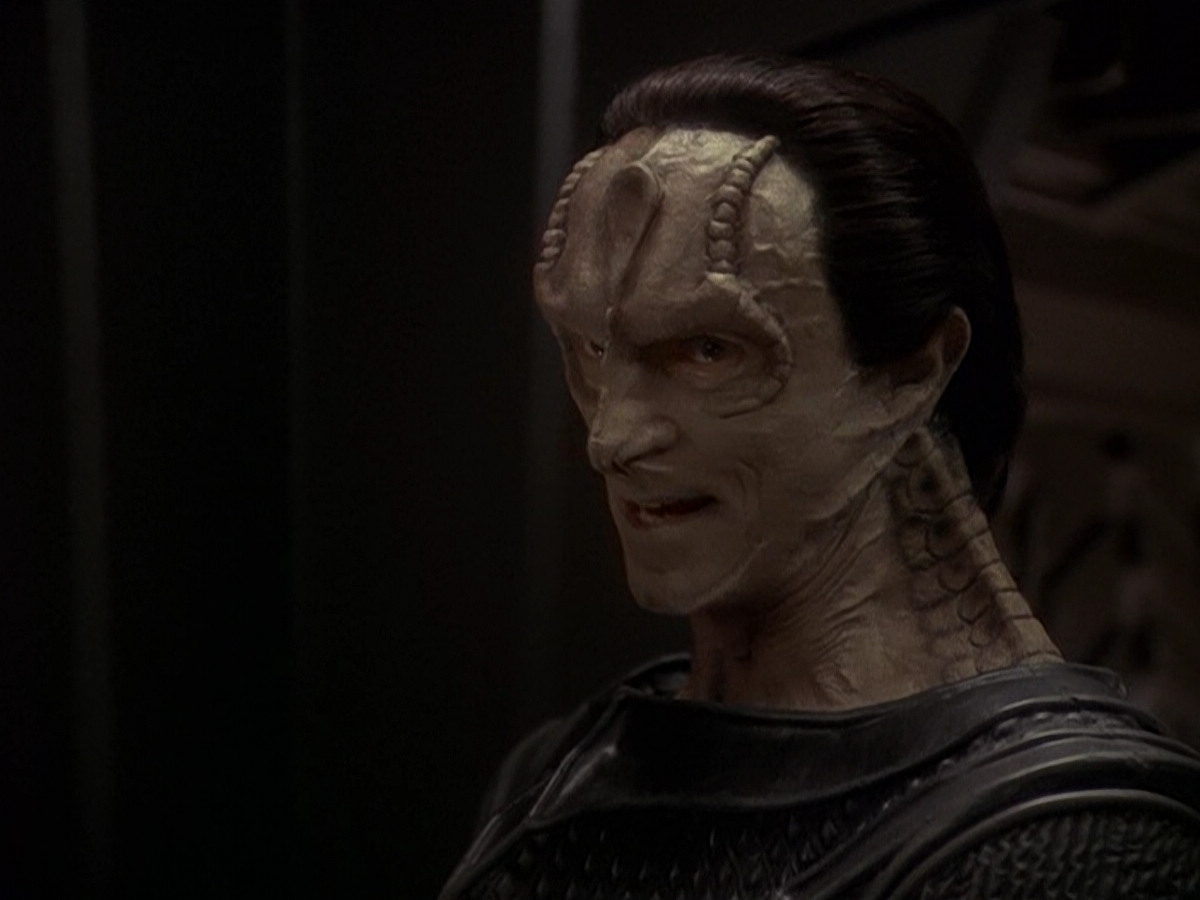 extant_StarTrek_DS9_5x14-InPurgatorysShadow_03113.jpg