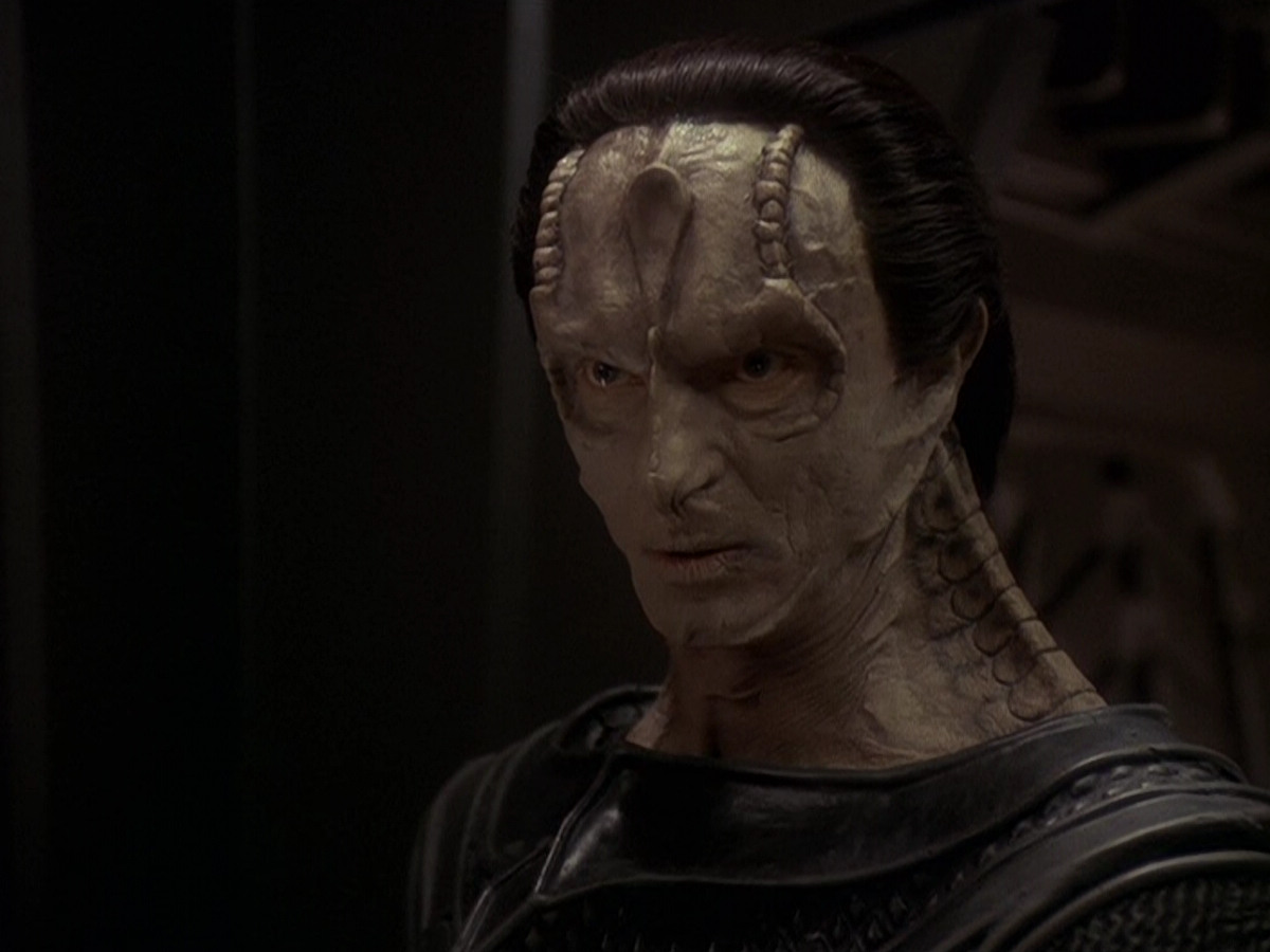 extant_StarTrek_DS9_5x14-InPurgatorysShadow_03124.jpg