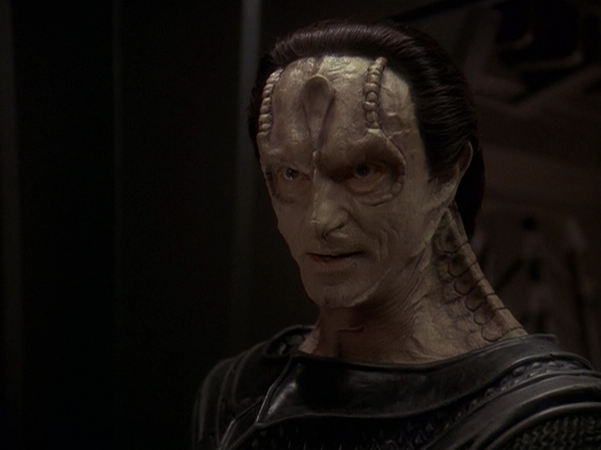 extant_StarTrek_DS9_5x14-InPurgatorysShadow_03125.jpg