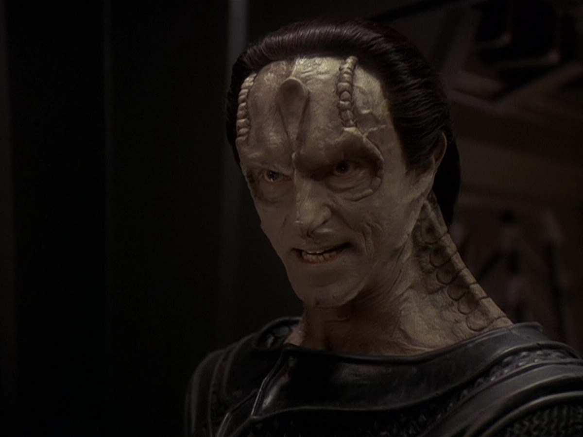 extant_StarTrek_DS9_5x14-InPurgatorysShadow_03128.jpg