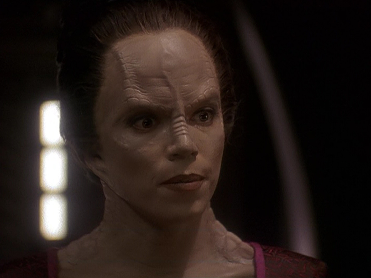 extant_StarTrek_DS9_5x14-InPurgatorysShadow_03130.jpg