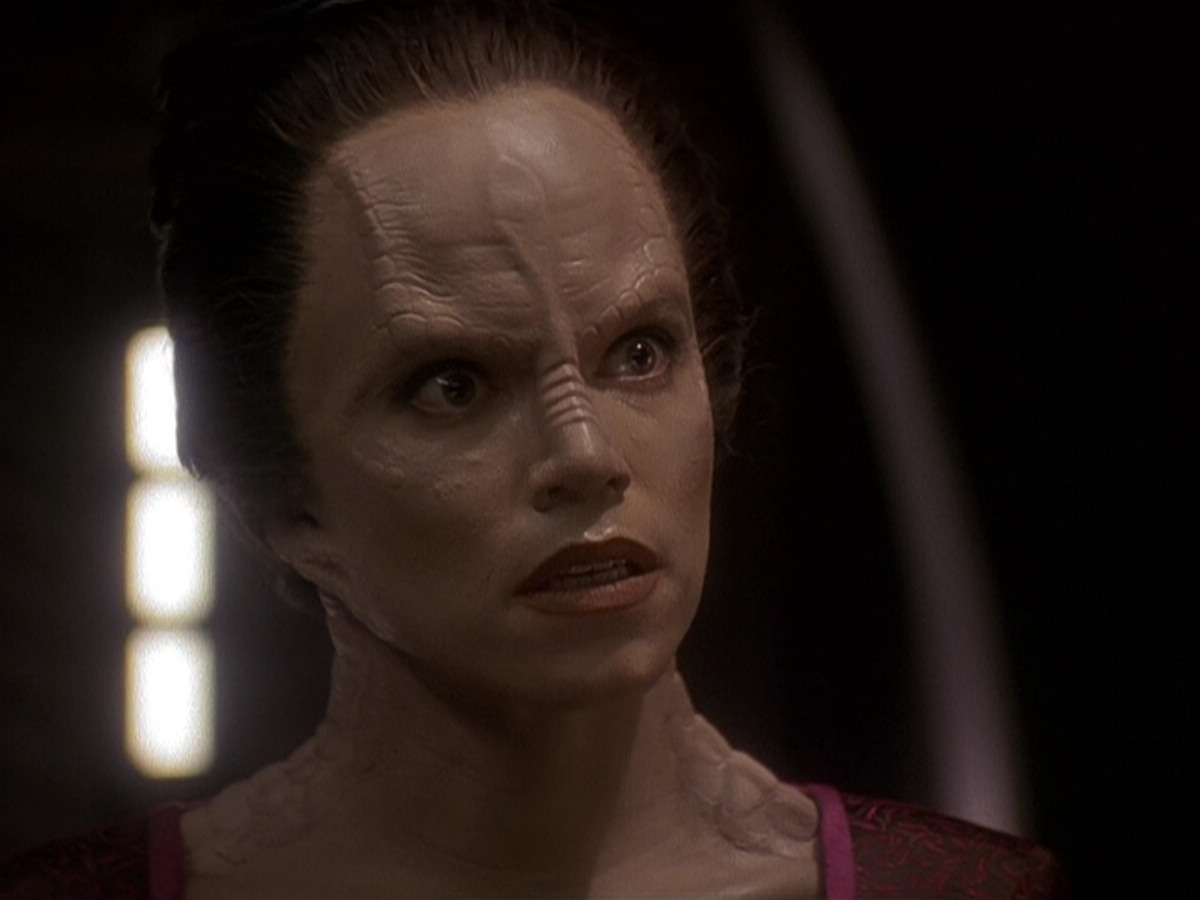 extant_StarTrek_DS9_5x14-InPurgatorysShadow_03131.jpg