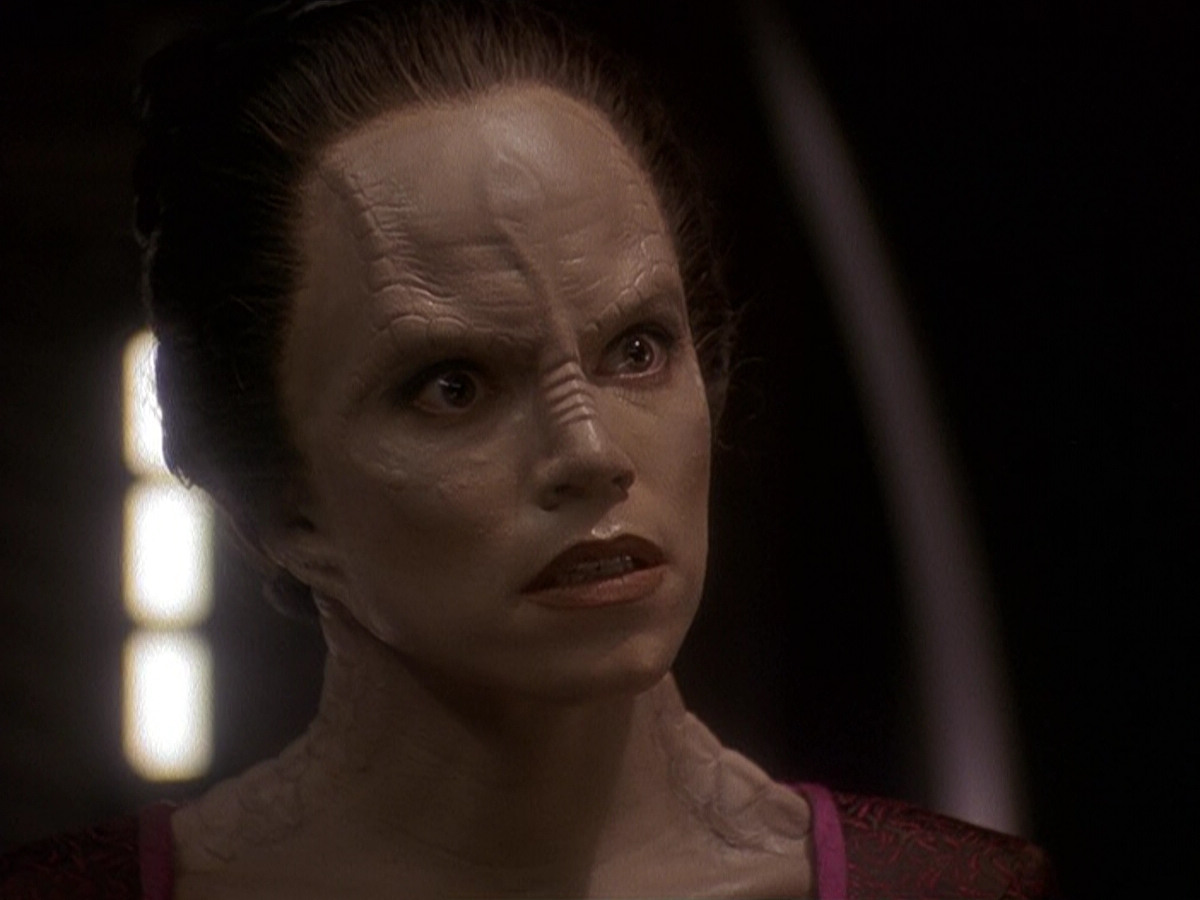 extant_StarTrek_DS9_5x14-InPurgatorysShadow_03132.jpg