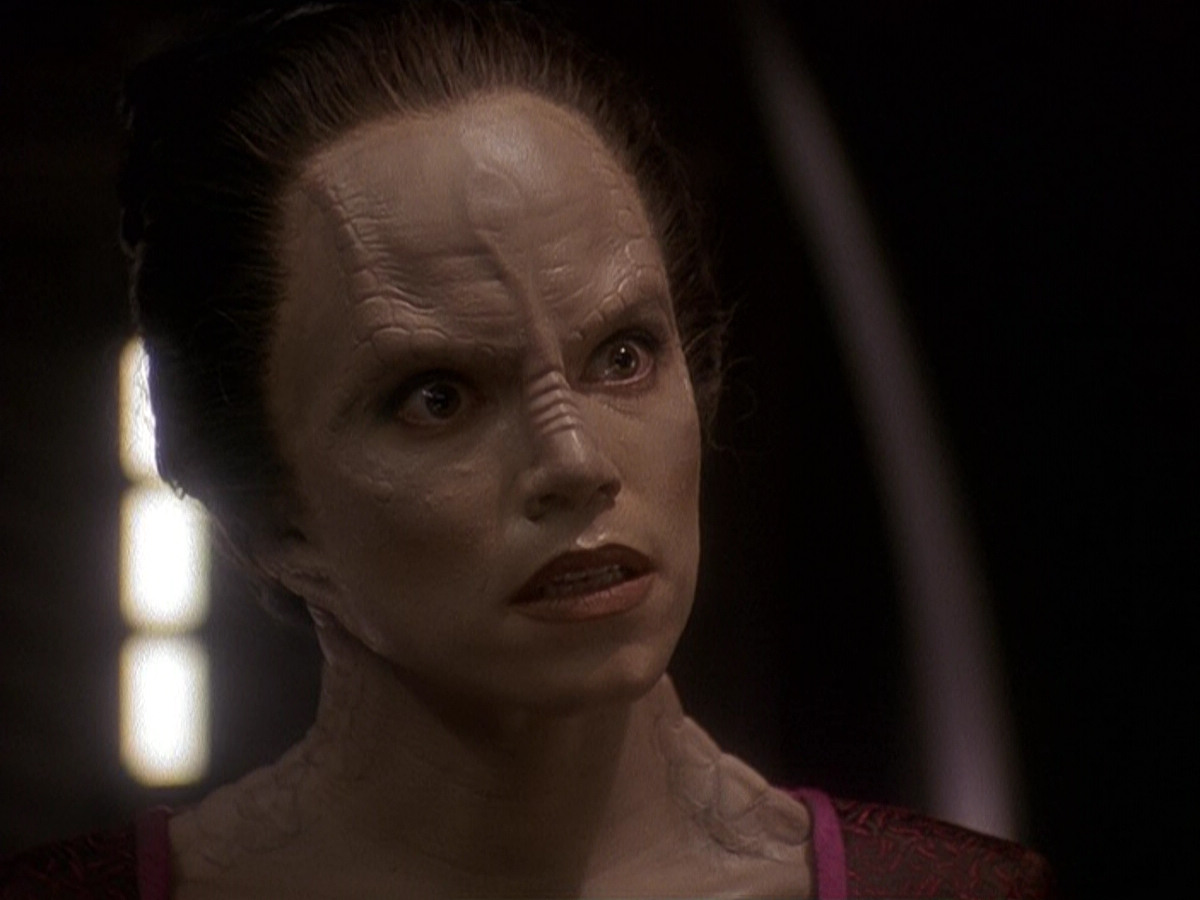 extant_StarTrek_DS9_5x14-InPurgatorysShadow_03135.jpg