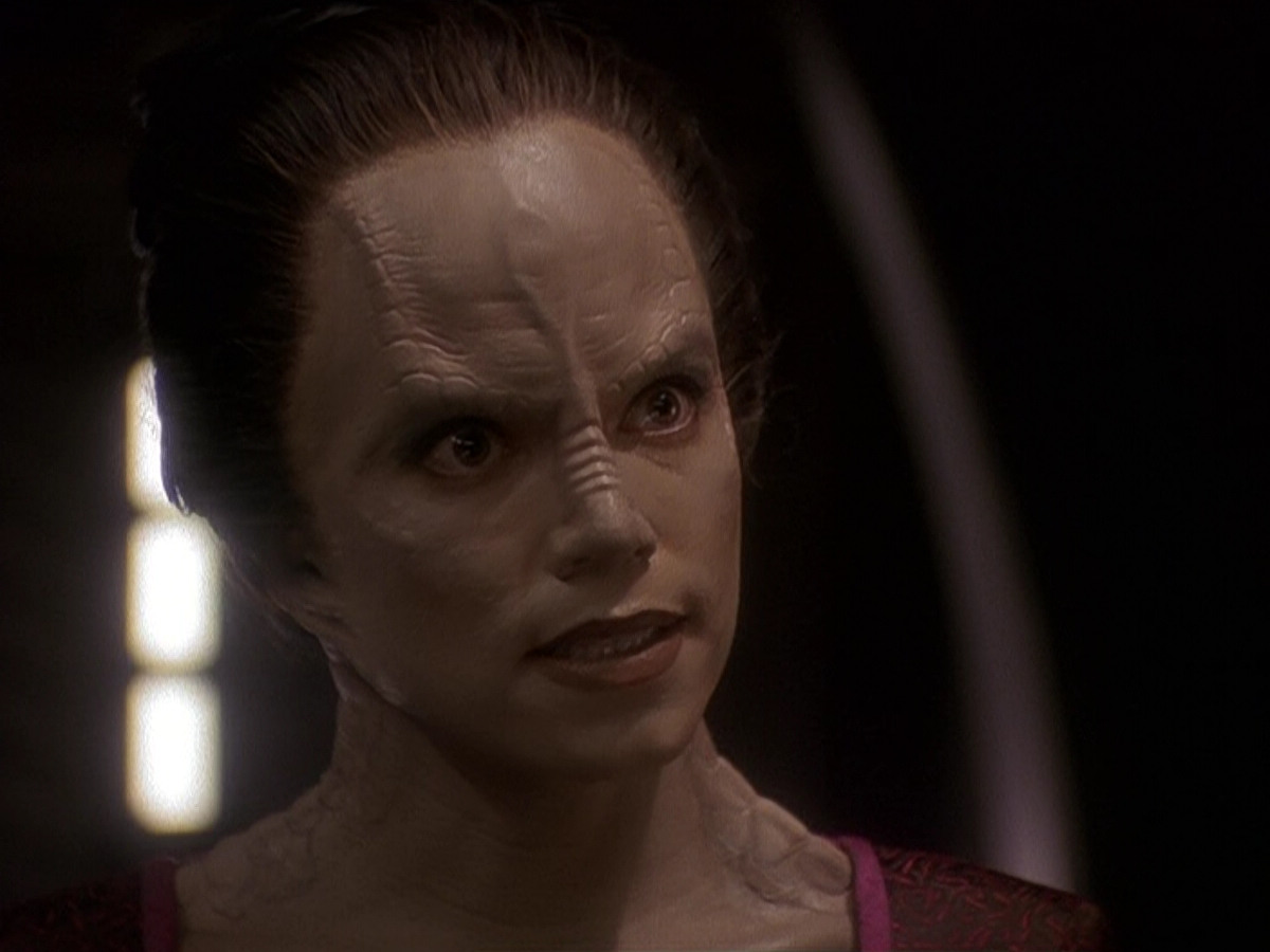 extant_StarTrek_DS9_5x14-InPurgatorysShadow_03136.jpg