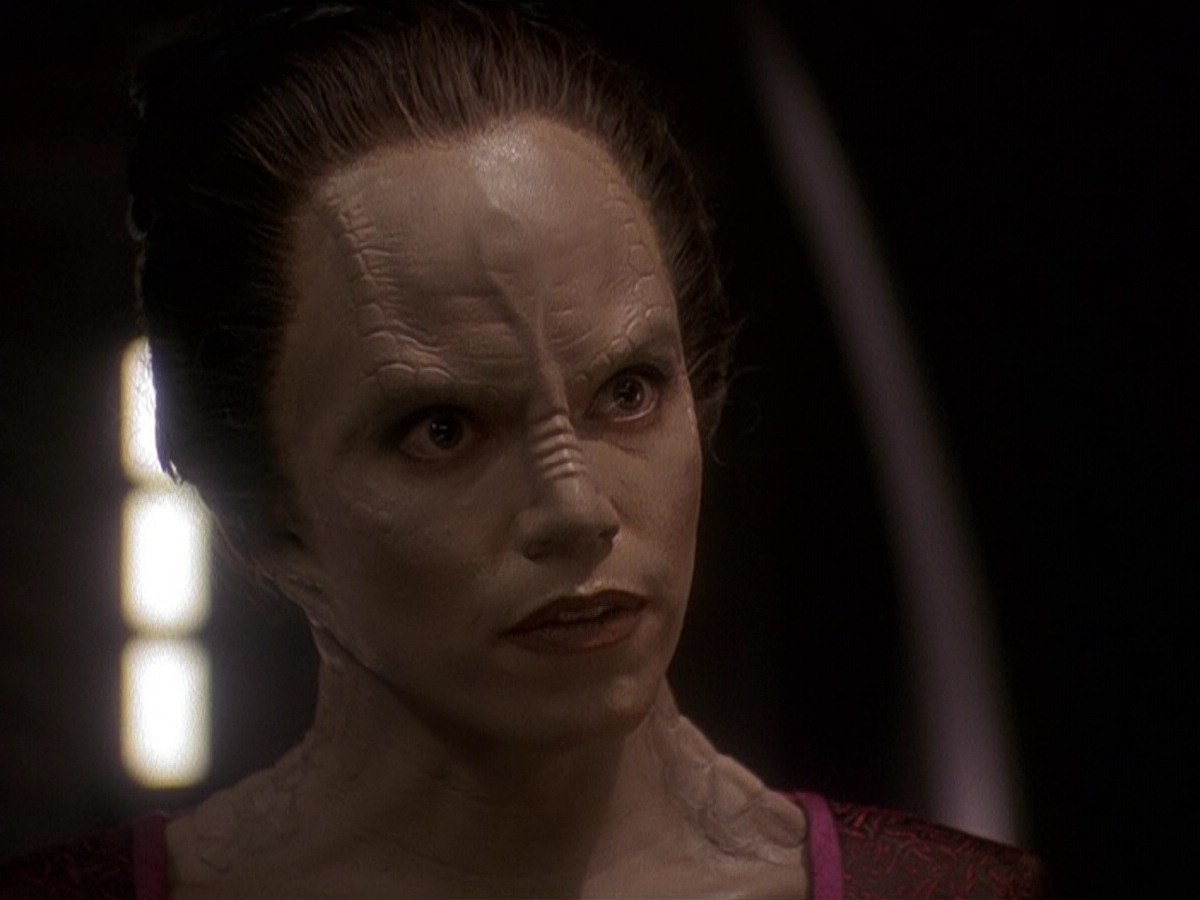extant_StarTrek_DS9_5x14-InPurgatorysShadow_03137.jpg
