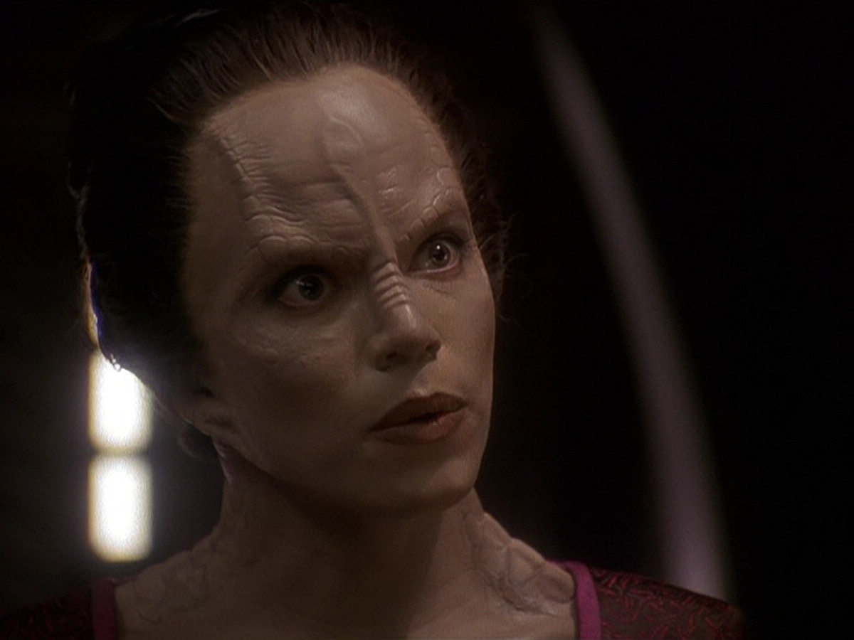 extant_StarTrek_DS9_5x14-InPurgatorysShadow_03139.jpg