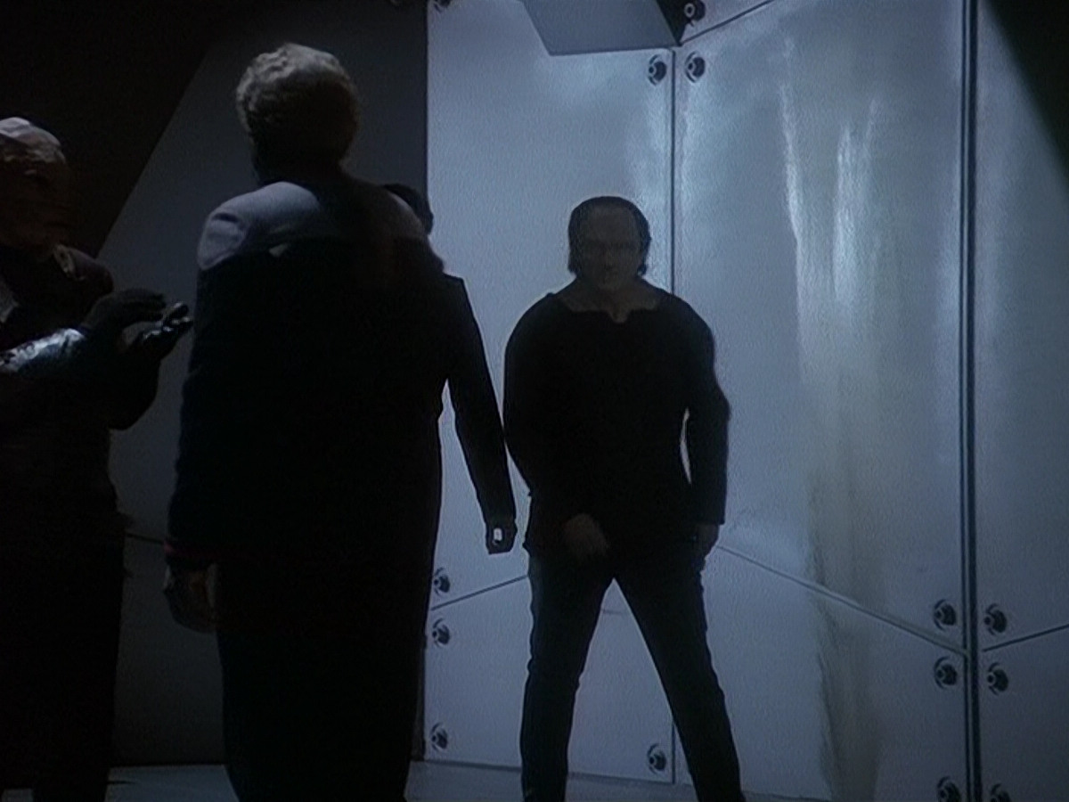 extant_StarTrek_DS9_5x14-InPurgatorysShadow_03187.jpg