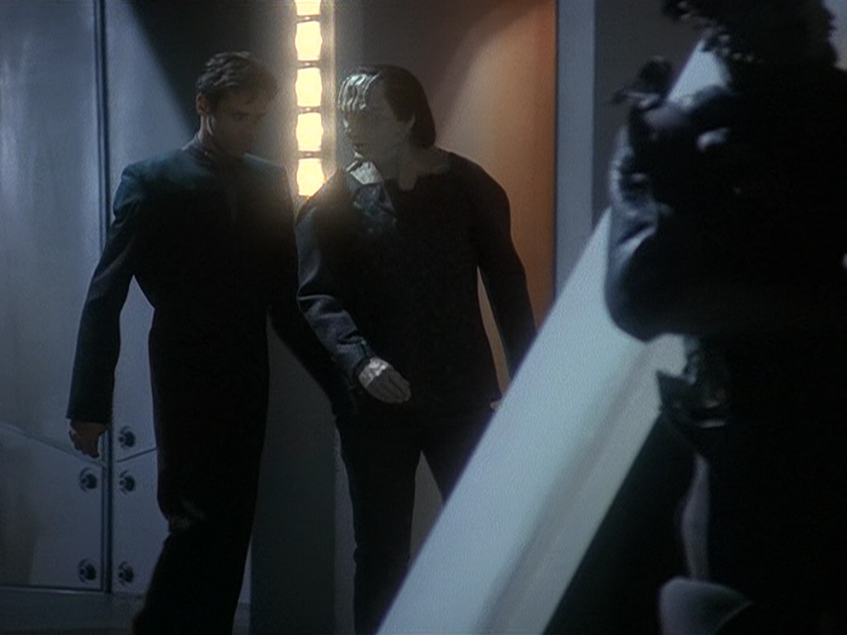 extant_StarTrek_DS9_5x14-InPurgatorysShadow_03193.jpg
