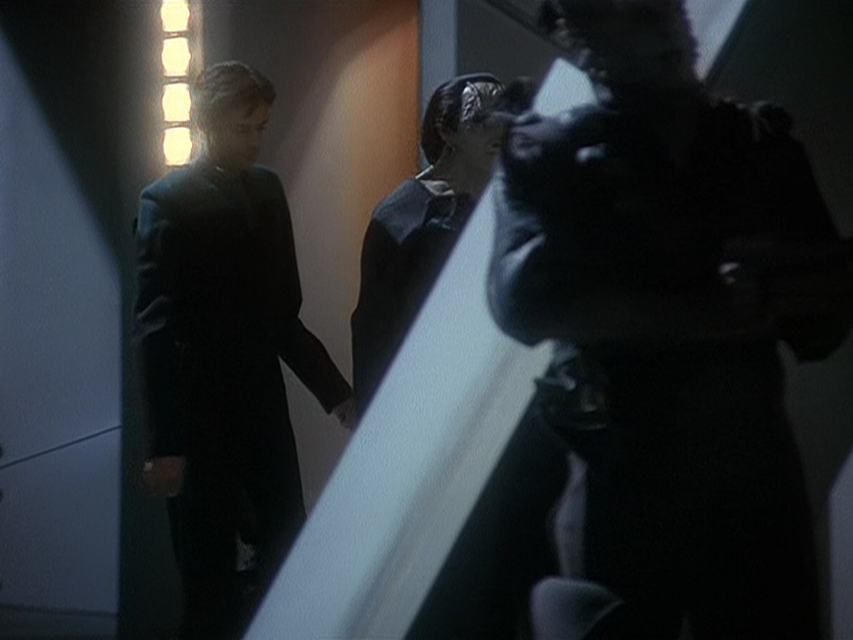 extant_StarTrek_DS9_5x14-InPurgatorysShadow_03194.jpg