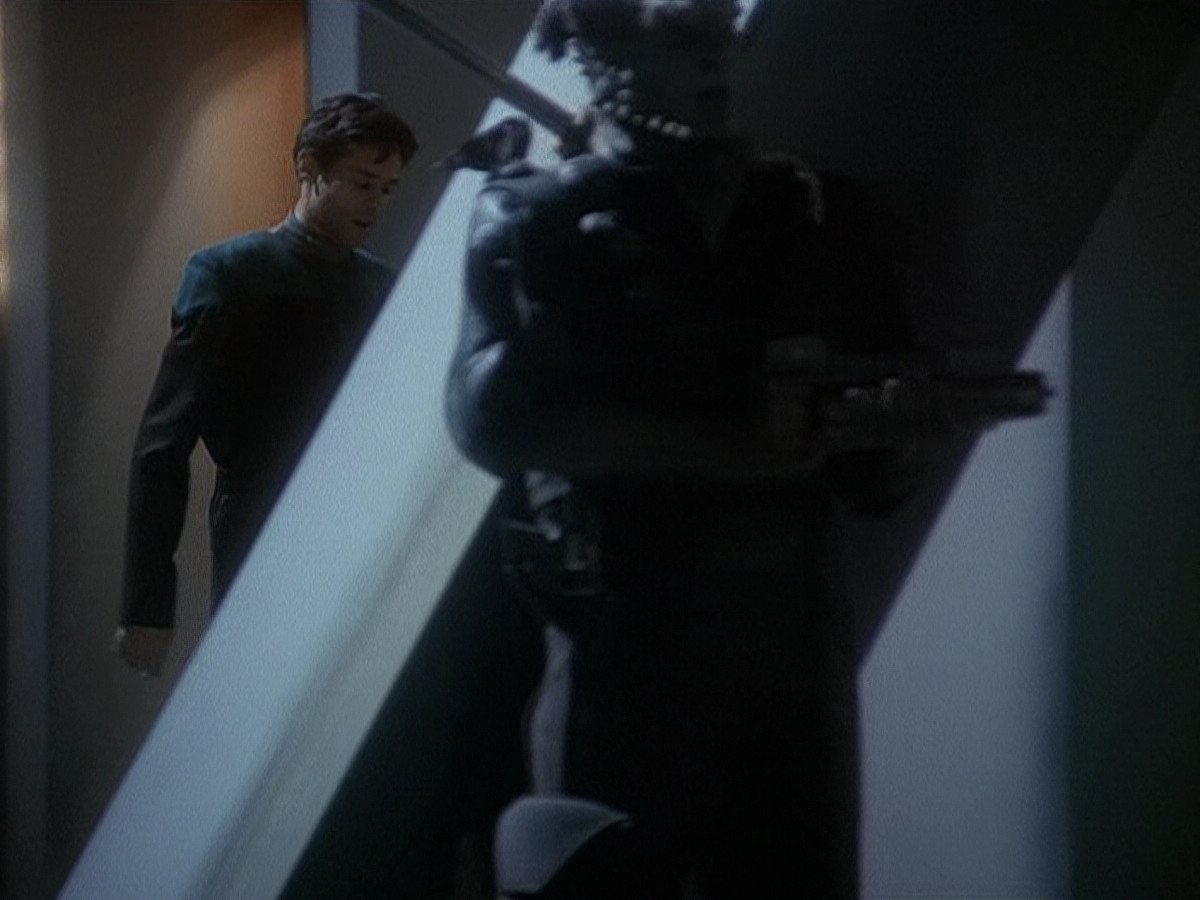 extant_StarTrek_DS9_5x14-InPurgatorysShadow_03195.jpg