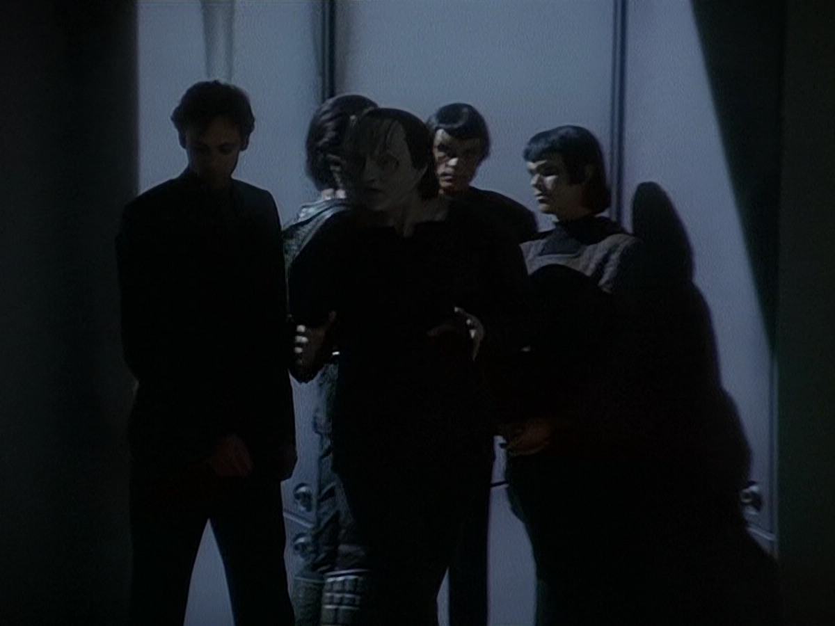 extant_StarTrek_DS9_5x14-InPurgatorysShadow_03201.jpg