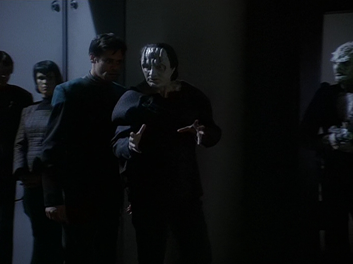 extant_StarTrek_DS9_5x14-InPurgatorysShadow_03204.jpg