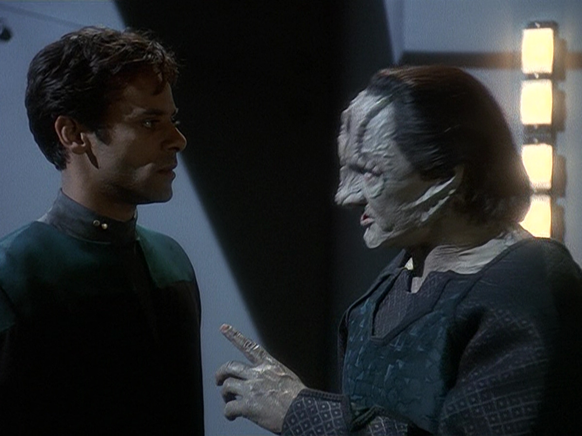 extant_StarTrek_DS9_5x14-InPurgatorysShadow_03235.jpg