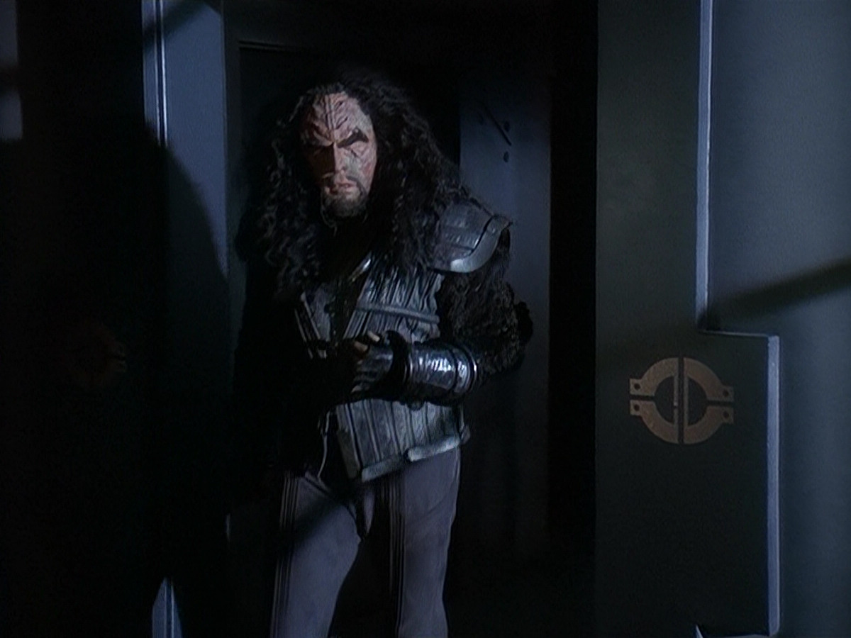 extant_StarTrek_DS9_5x14-InPurgatorysShadow_03255.jpg