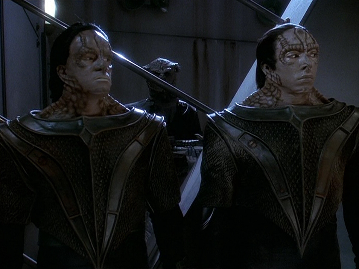 extant_StarTrek_DS9_5x15-ByInfernosLight_00632.jpg