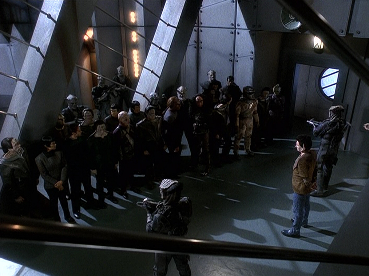 extant_StarTrek_DS9_5x15-ByInfernosLight_00633.jpg