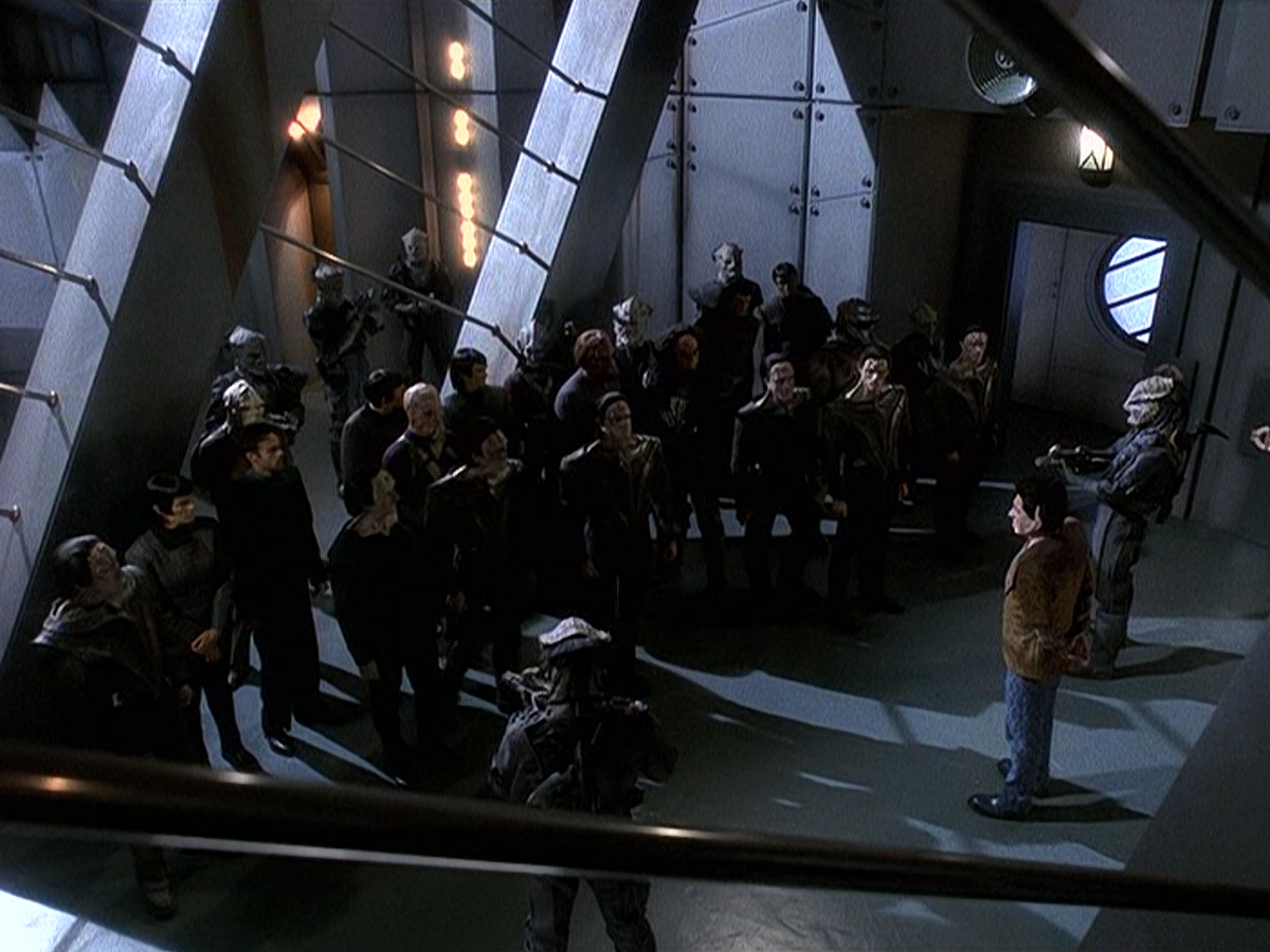 extant_StarTrek_DS9_5x15-ByInfernosLight_00639.jpg