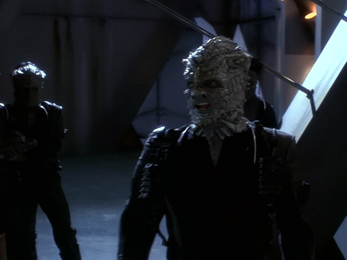 extant_StarTrek_DS9_5x15-ByInfernosLight_01102.jpg