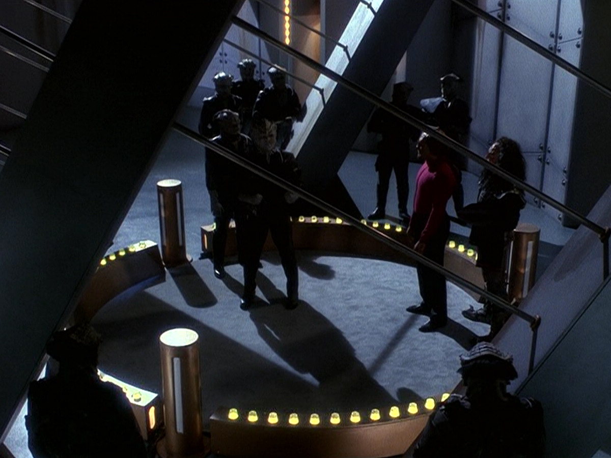 extant_StarTrek_DS9_5x15-ByInfernosLight_01120.jpg